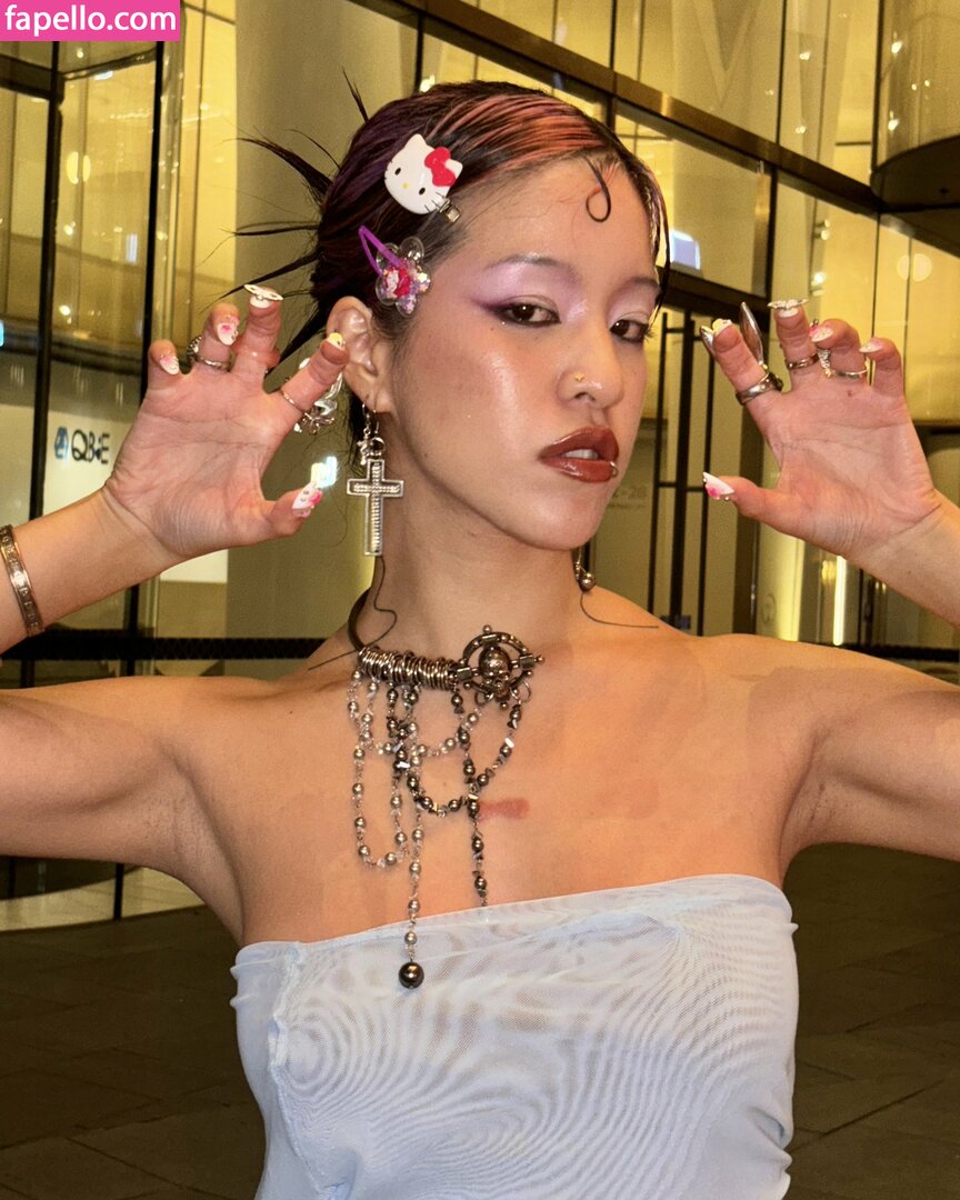 14strk / Elle Hioe / itselleokay Nude Leaked  Photo #14