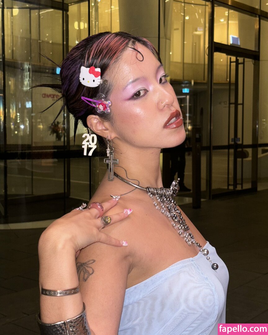 14strk / Elle Hioe / itselleokay Nude Leaked  Photo #15