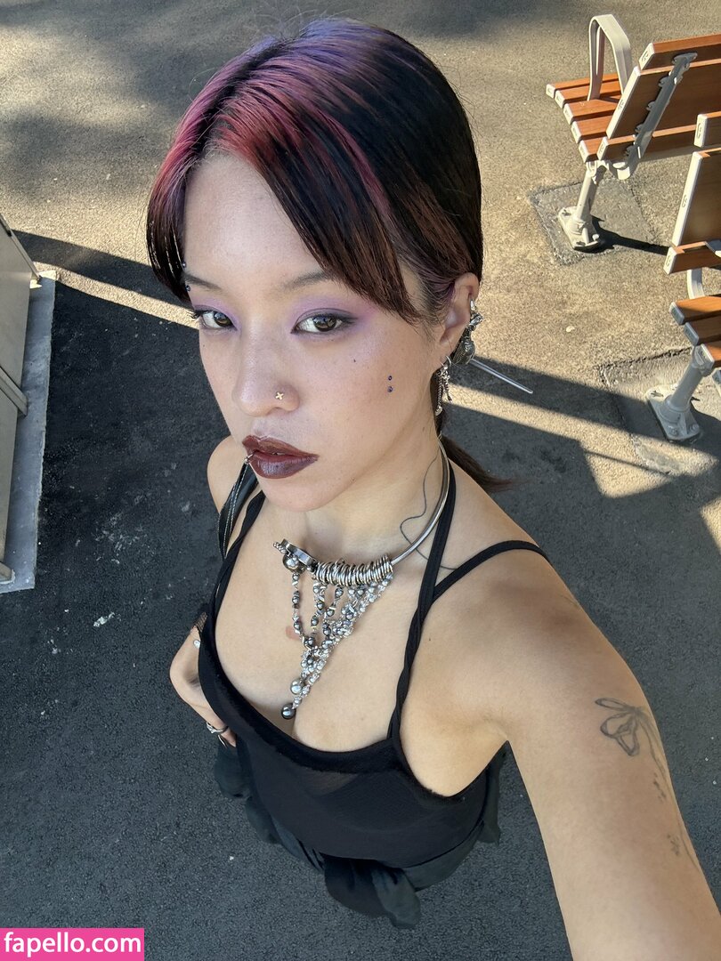 14strk / Elle Hioe / itselleokay Nude Leaked  Photo #19