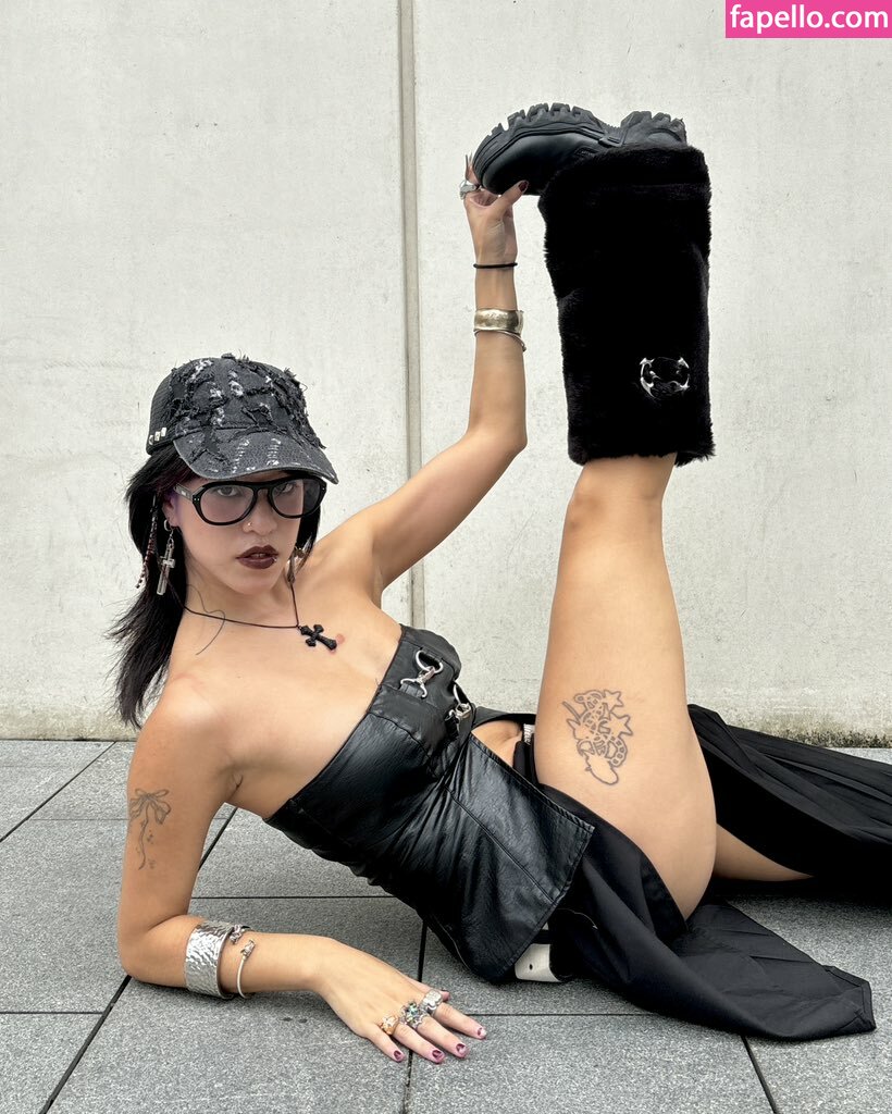 14strk / Elle Hioe / itselleokay Nude Leaked  Photo #21