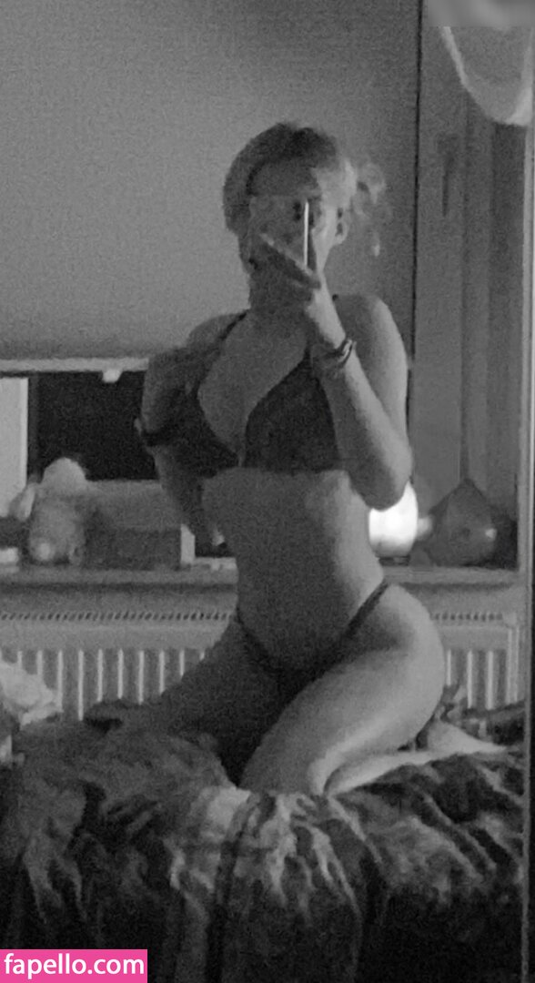 21josi Nude Leaked  Photo #7