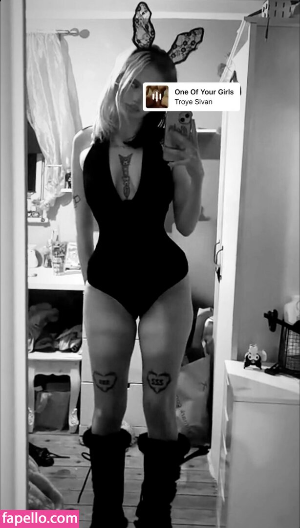 222.mollsx / molls222 Nude Leaked OnlyFans Photo #3