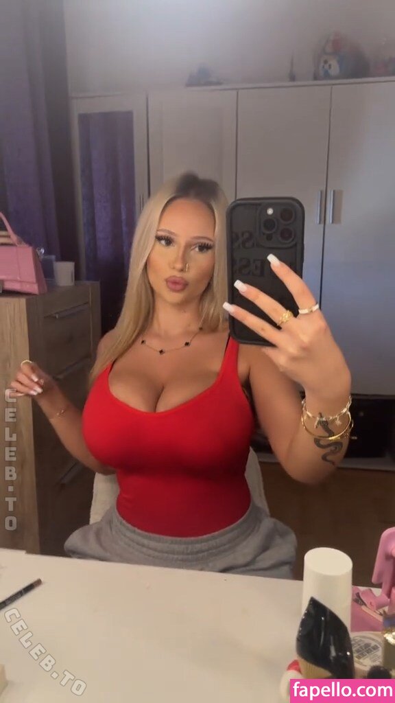 28.larisarx Nude Leaked  Photo #2