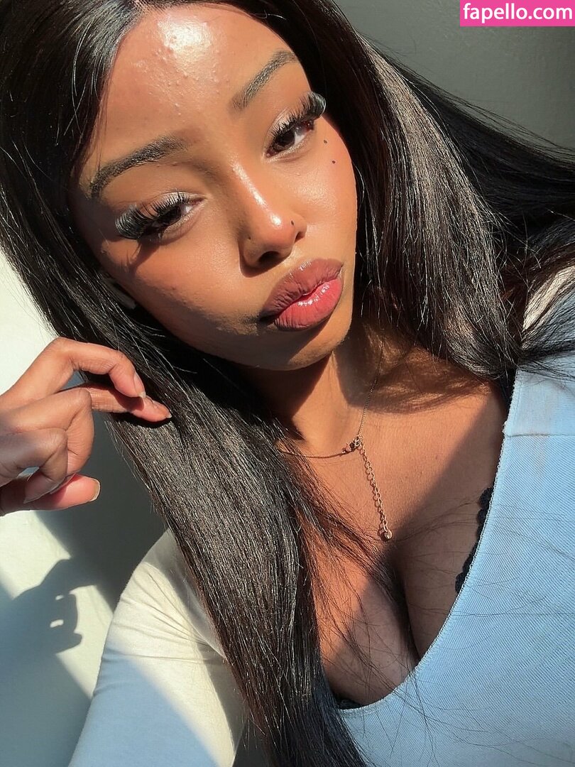 3_3eel_l / e.ell33 / eeeels / sanguinesr0se Nude Leaked  Photo #6