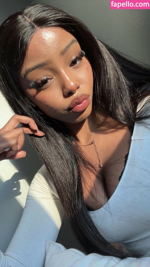 3_3eel_l / e.ell33 / eeeels / sanguinesr0se Nude Leaked  Photo #9