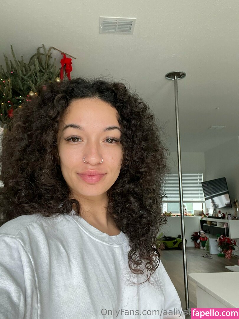 aaliyahfncruzfree / aaliyahfuckingcruz Nude Leaked OnlyFans Photo #16