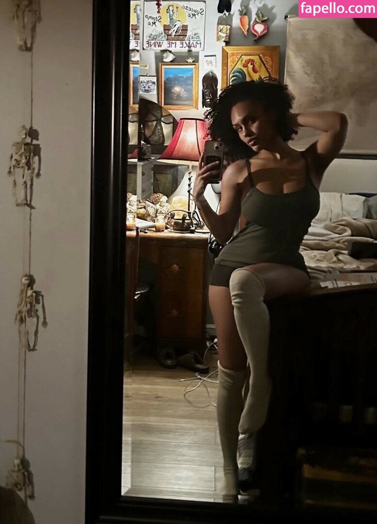 Aaliyeezy / theallierae Nude Leaked OnlyFans Photo #474