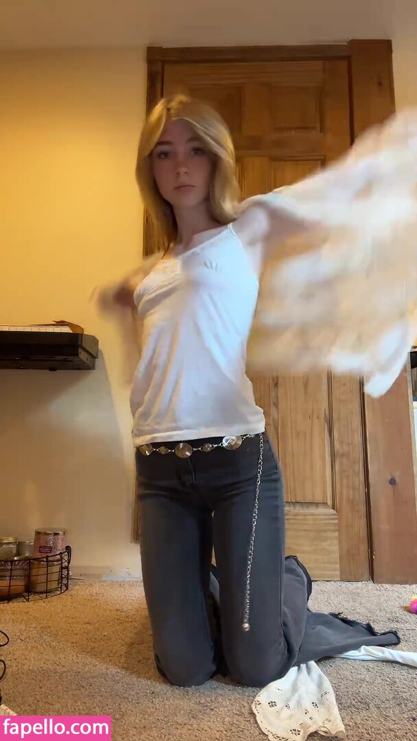 aayeayla / aaylaariannaa / danyellay Nude Leaked OnlyFans Photo #8