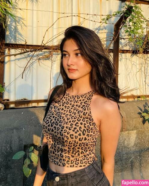 Aayushi Verma / aayushiivermaa Nude Leaked  Photo #9