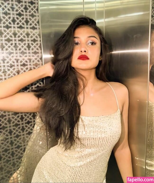 Aayushi Verma / aayushiivermaa Nude Leaked  Photo #20