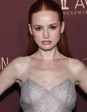 AI Generated Celebrity Nudes #1805
