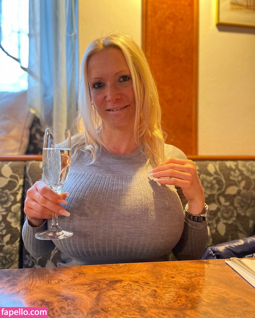 bavarianblondyyy / bbb_avarianblondy Nude Leaked OnlyFans Photo #4