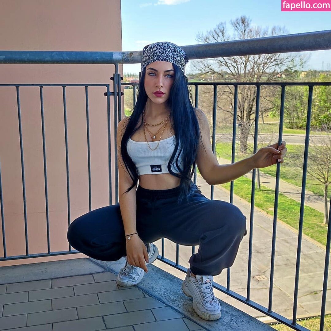 bbeeuuzz Nude Leaked OnlyFans Photo #12