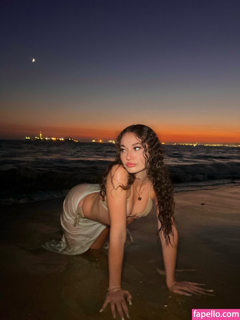 Bbgirlii / Izzyggi Nude Leaked OnlyFans Photo #2