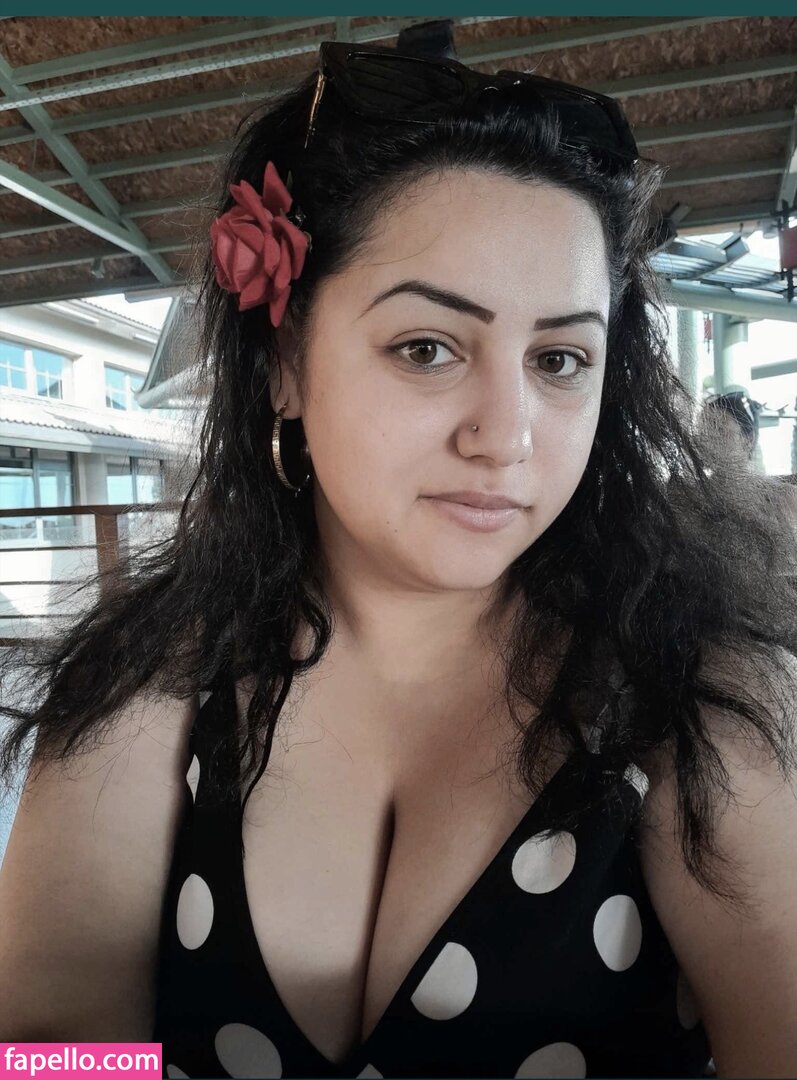 BBW / bbw_layla / chubby / curvy ladies / embersweetsvip / monafaith / norarosejeanxx / vichotflix Nude Leaked OnlyFans Photo #1