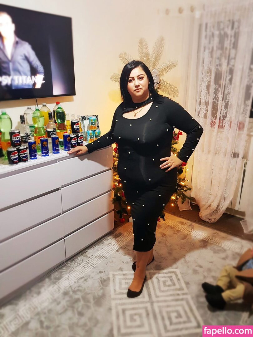 BBW / bbw_layla / chubby / curvy ladies / embersweetsvip / monafaith / norarosejeanxx / vichotflix Nude Leaked OnlyFans Photo #3