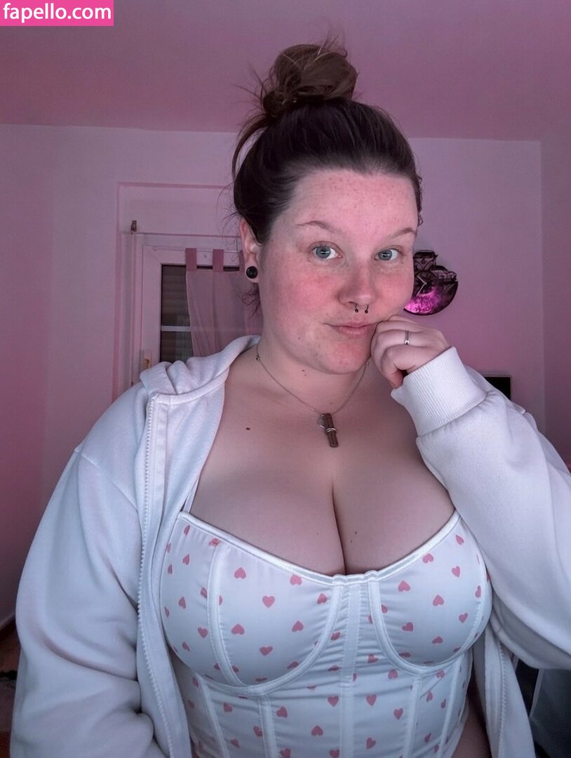 BBW / bbw_layla / chubby / curvy ladies / embersweetsvip / monafaith / norarosejeanxx / vichotflix Nude Leaked OnlyFans Photo #13