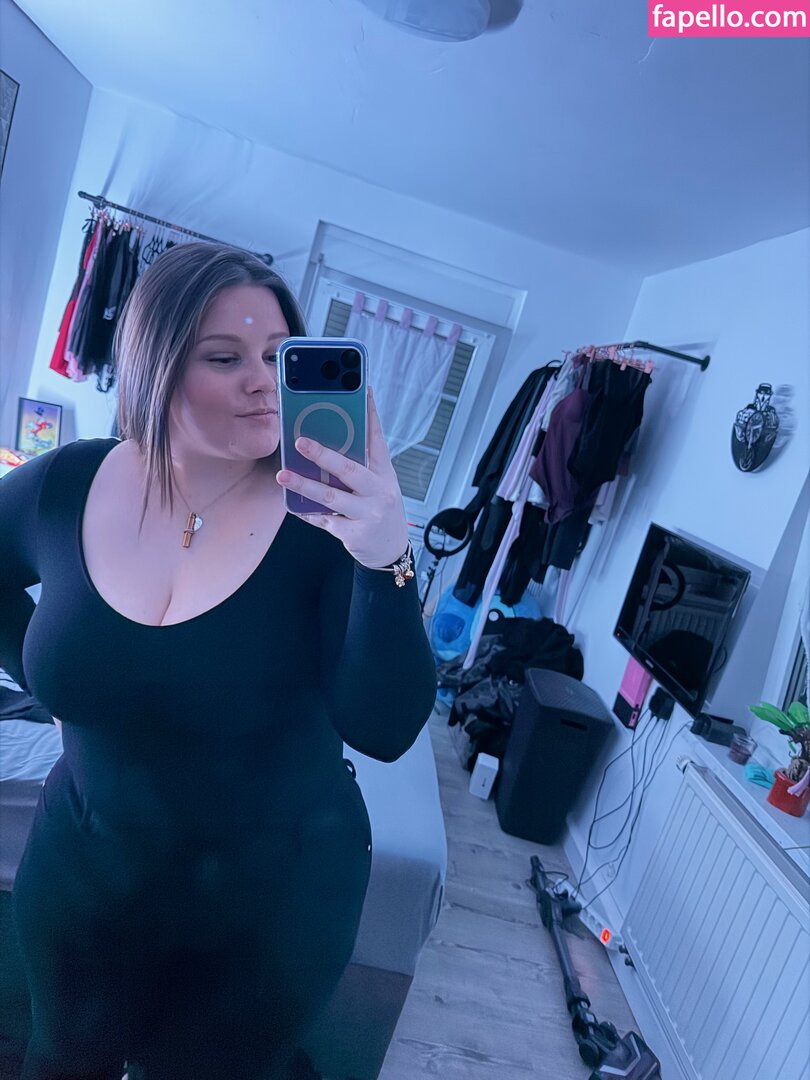 BBW / bbw_layla / chubby / curvy ladies / embersweetsvip / monafaith / norarosejeanxx / vichotflix Nude Leaked OnlyFans Photo #14