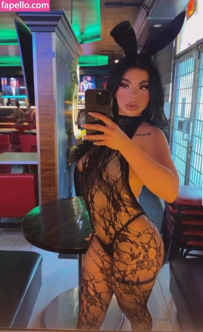 Dd Cafe / dd_cafe_2020 / scarliit69 Nude Leaked OnlyFans Photo #11