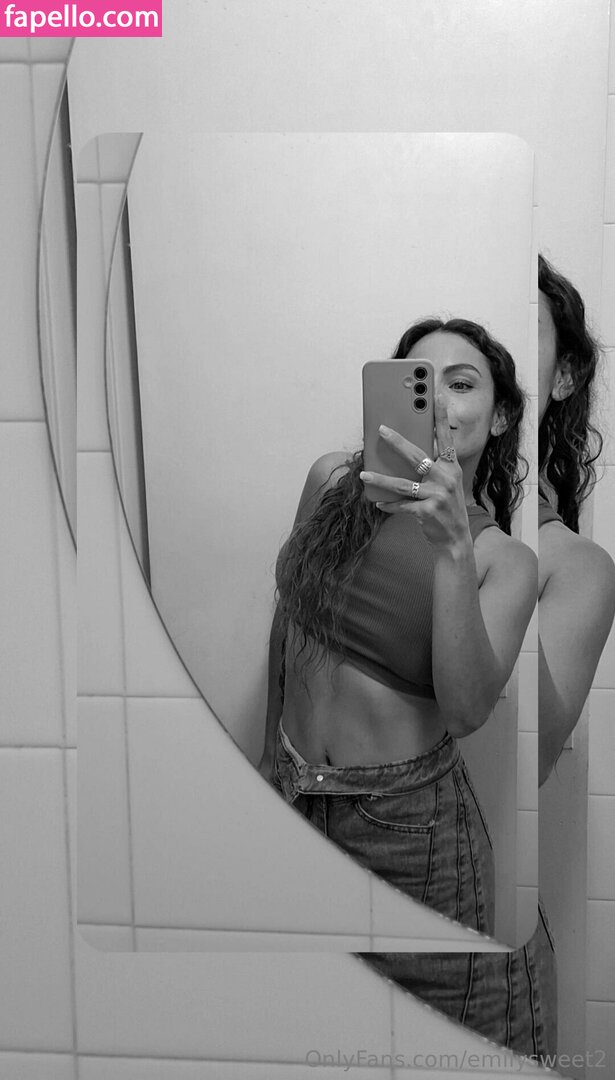 e.mily_22 / eeemilys22 Nude Leaked OnlyFans Photo #3