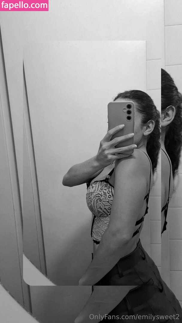 e.mily_22 / eeemilys22 Nude Leaked OnlyFans Photo #7