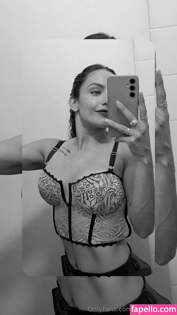 e.mily_22 / eeemilys22 Nude Leaked OnlyFans Photo #8