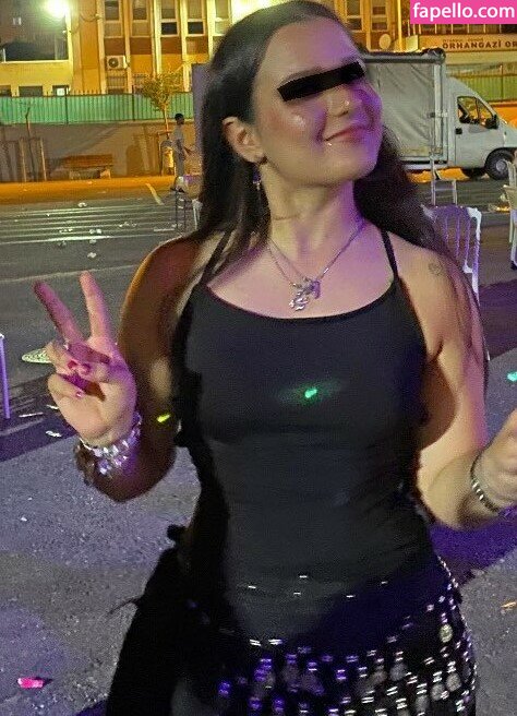 eelifebrrar / elftekinoglu Nude Leaked  Photo #2