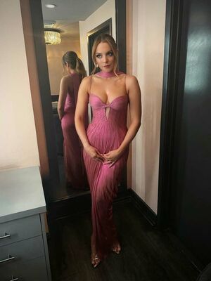 Elizabeth Gillies #789