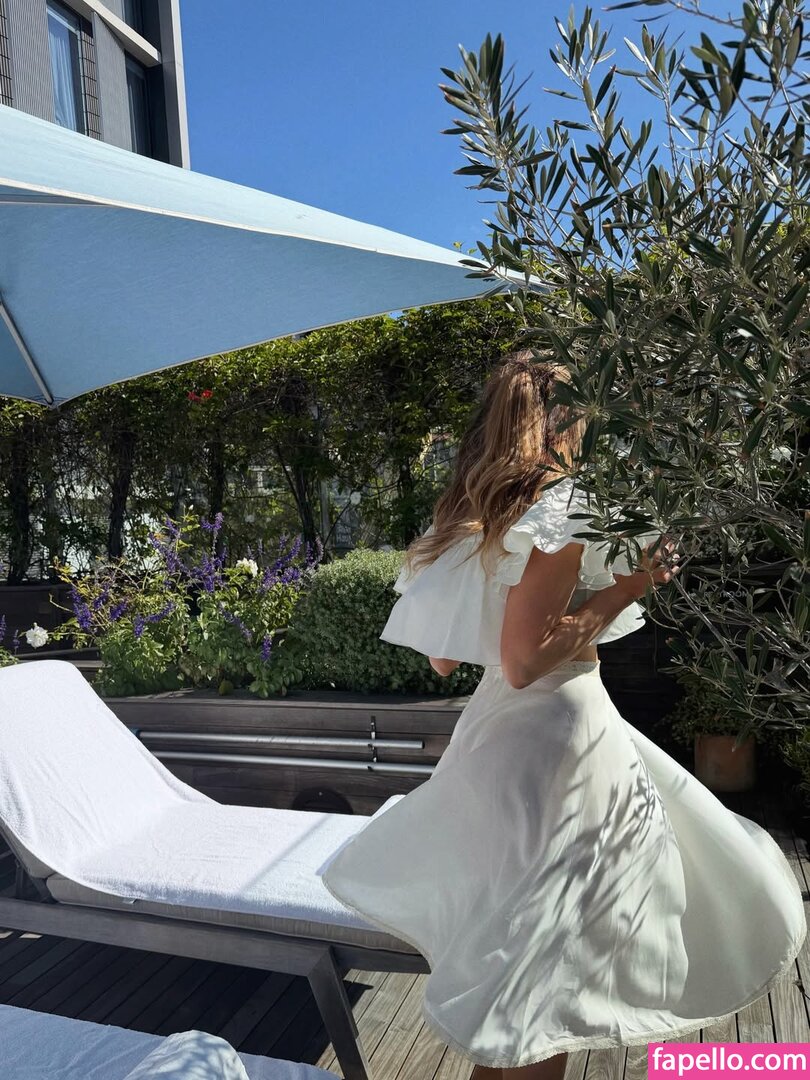 Elizabeth Gillies #793