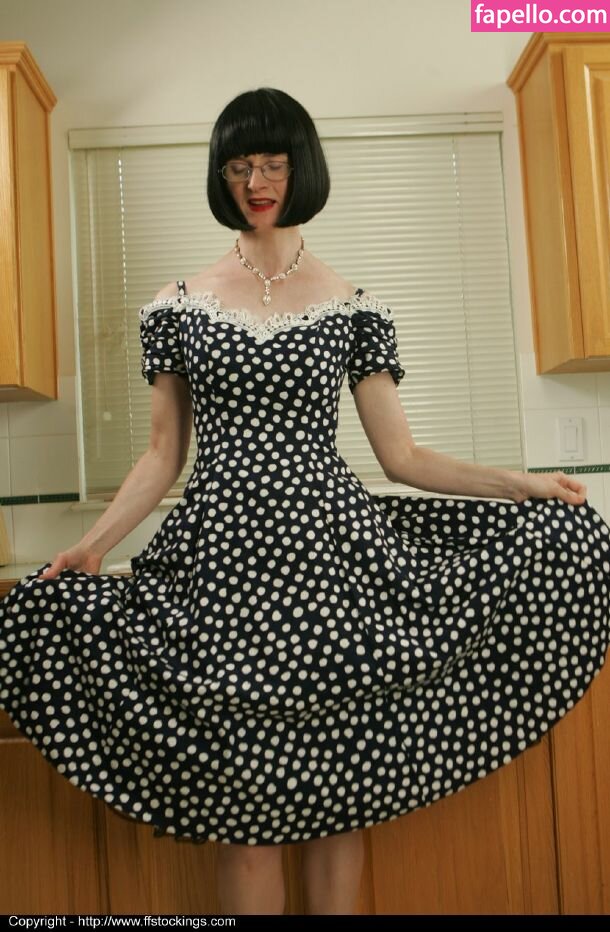 FFstockings Julia / juliastockings / juliathenaughtyteacher Nude Leaked OnlyFans Photo #1