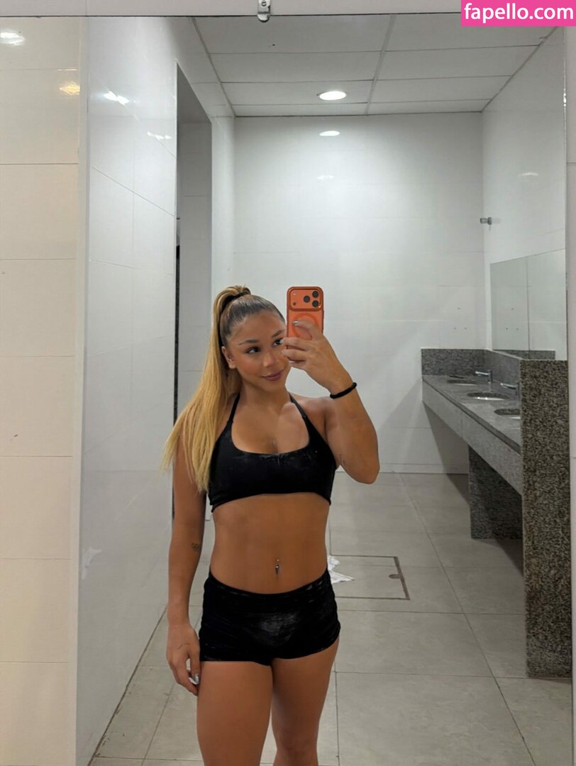 Flávia Saraiva