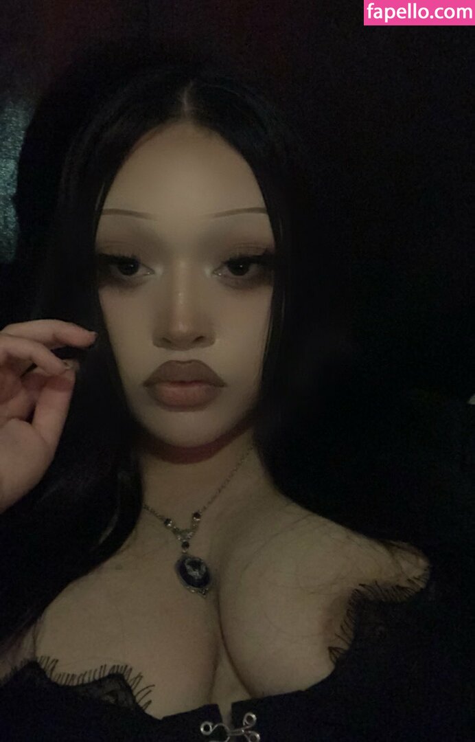 glistenlovve / lesglisten111 / love_ramayrat Nude Leaked OnlyFans Photo #2