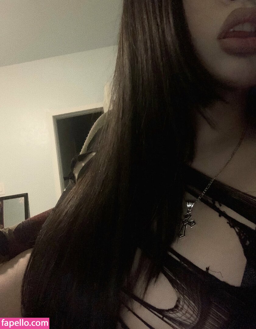 glistenlovve / lesglisten111 / love_ramayrat Nude Leaked OnlyFans Photo #6