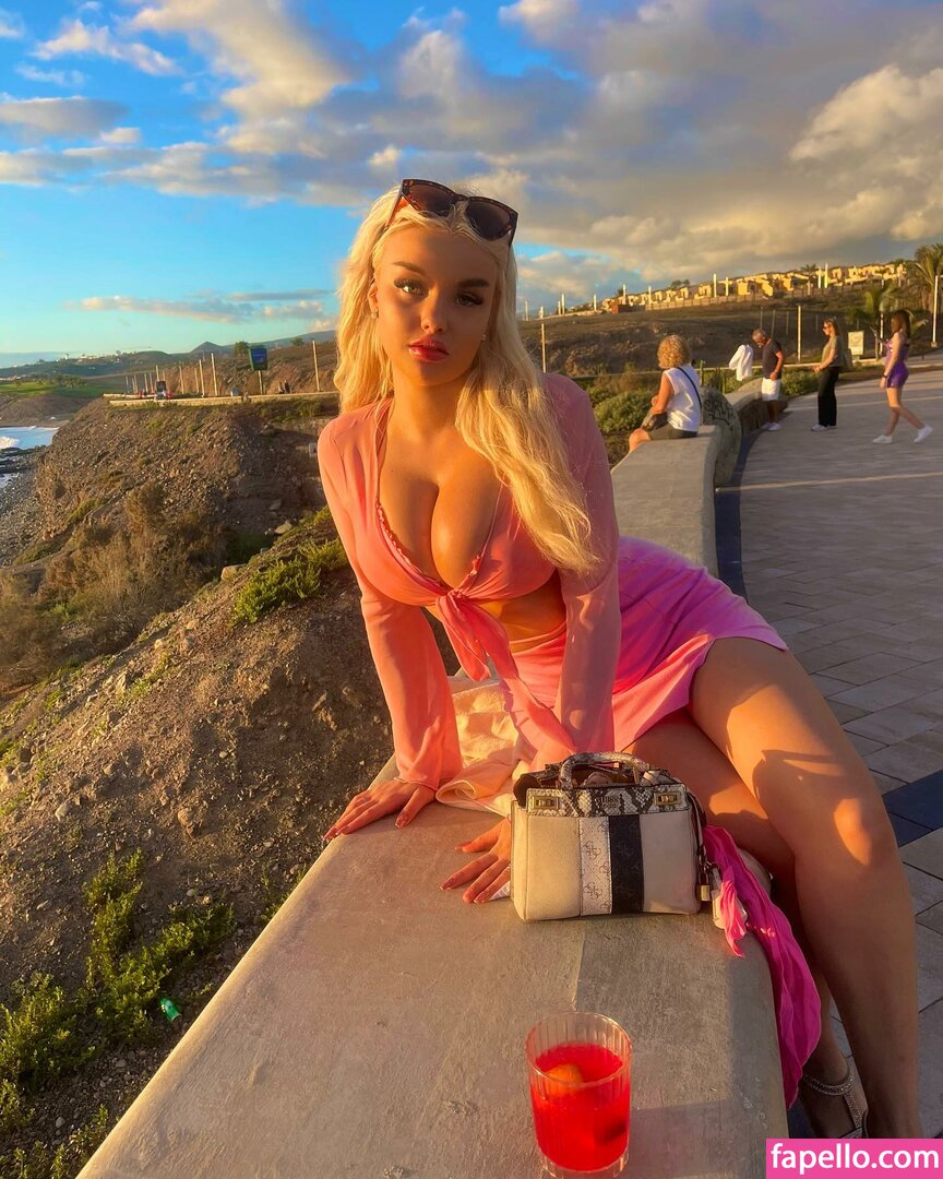 Idavainio / Iida Vainio / Kulta-Iida Nude Leaked OnlyFans Photo #30