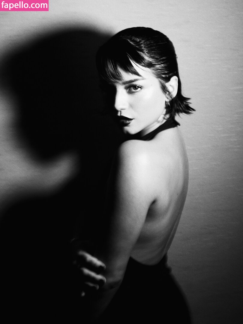 Isabela Merced #2299