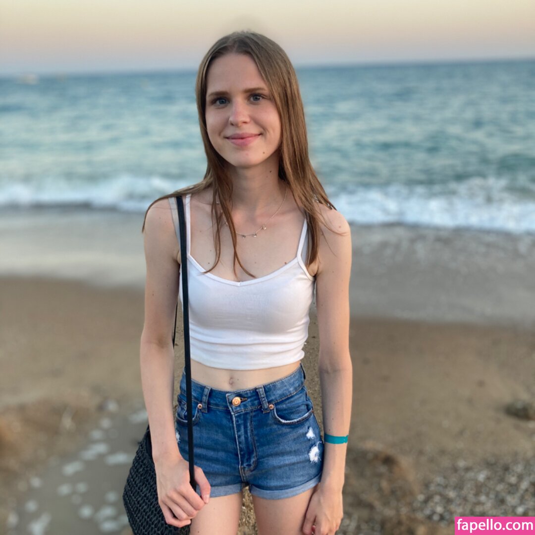 Mia Wilson / Sxrxhlea / justagirlisbored / sarahkanal2004 Nude Leaked  Photo #1