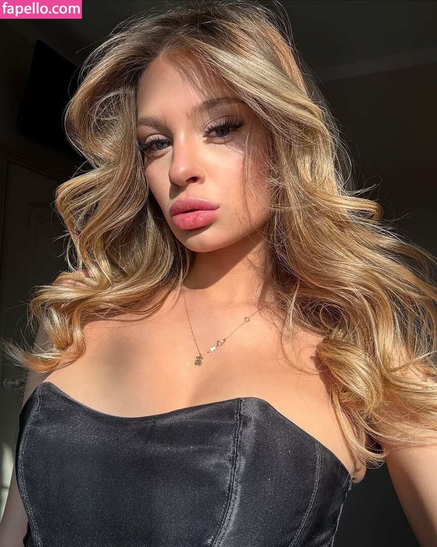 kkriskissd / kriss_kiss / kristina Nude Leaked OnlyFans Photo #4