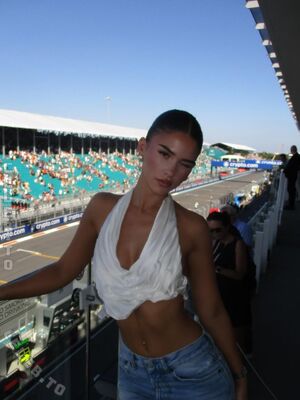 Leah Halton #2751
