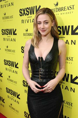 Lili Reinhart #1816