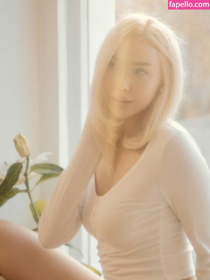 llameeella / llameella Nude Leaked  Photo #7