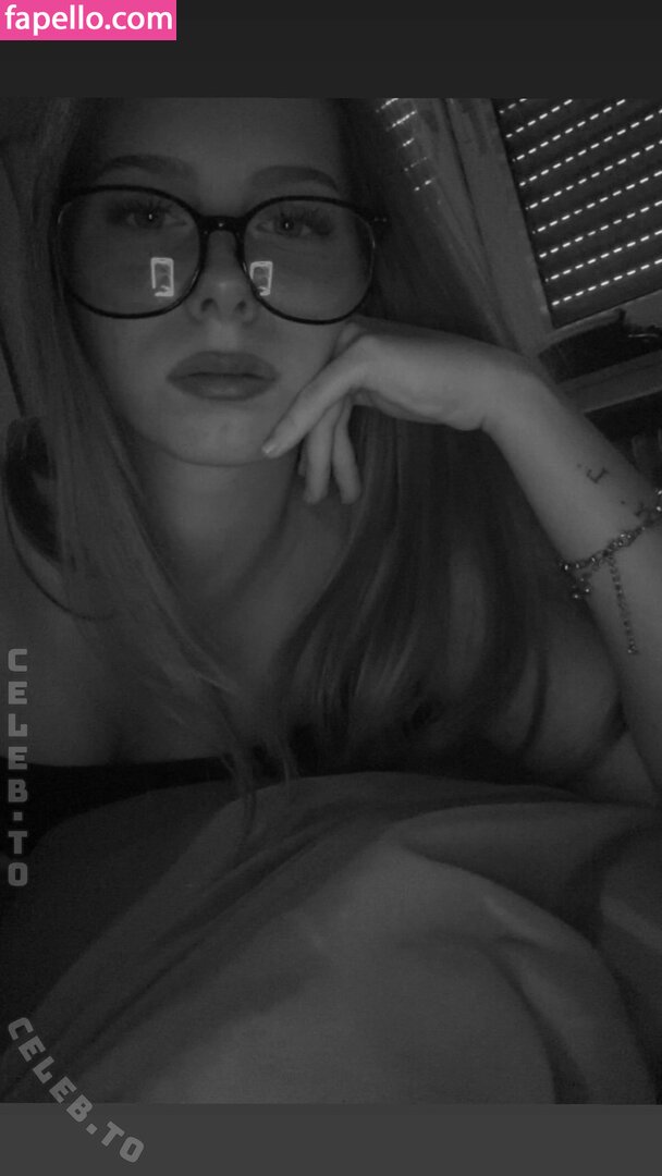 melleeh / mmelleh Nude Leaked  Photo #8