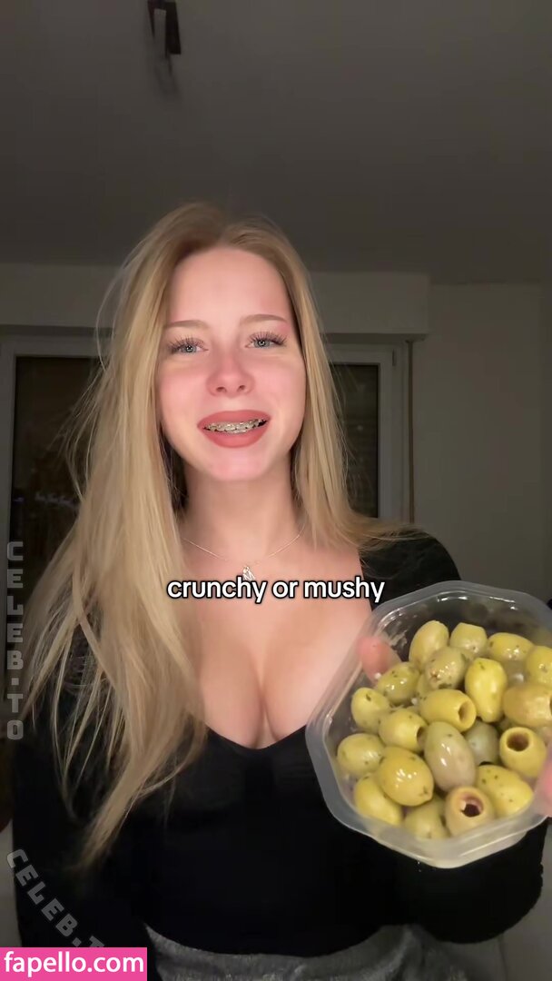 melleeh / mmelleh Nude Leaked  Photo #14