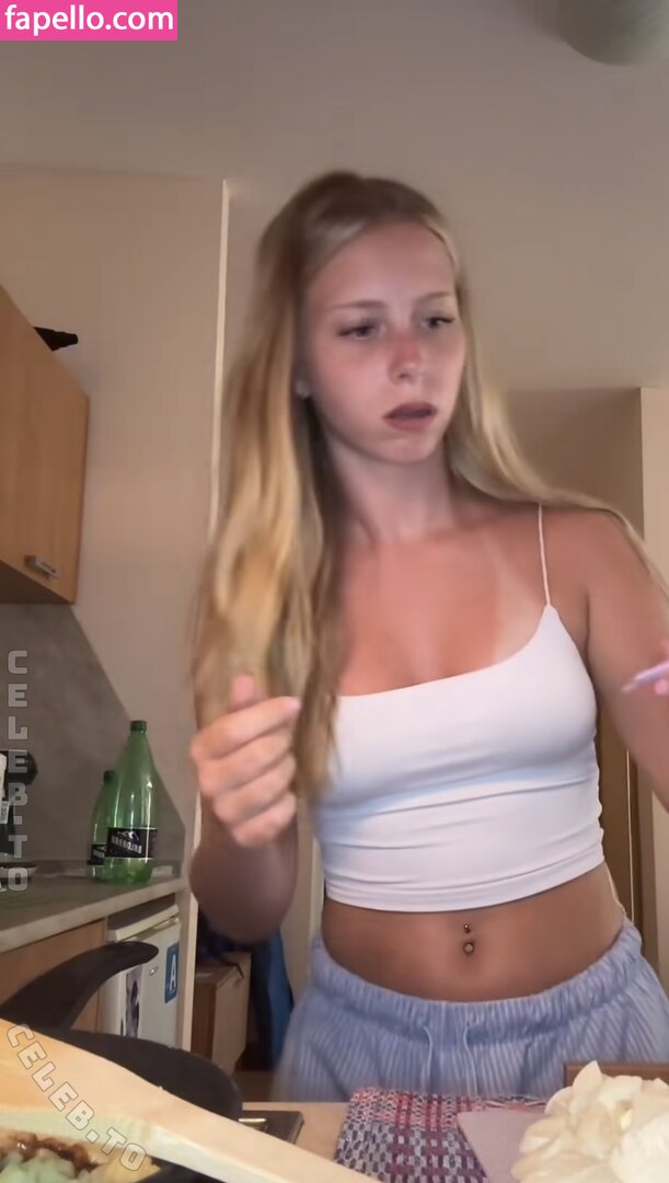 melleeh / mmelleh Nude Leaked  Photo #23