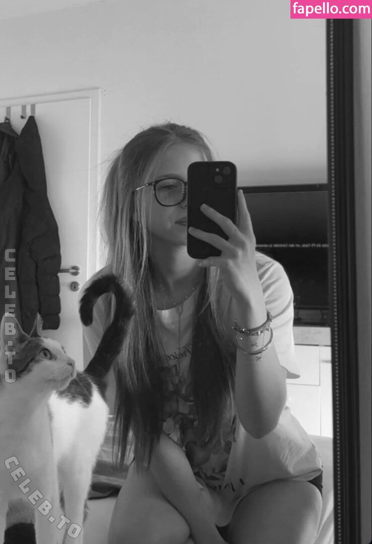 melleeh / mmelleh Nude Leaked  Photo #35