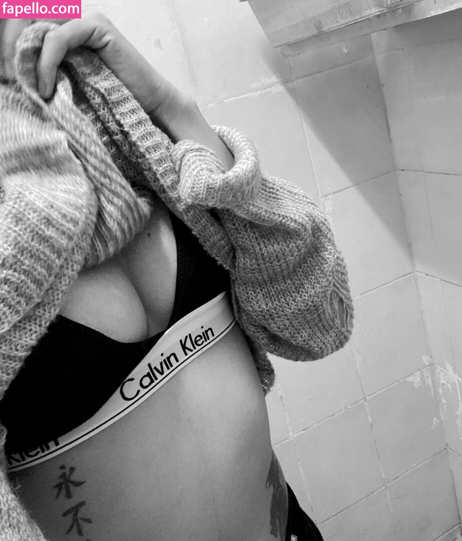 MMiko / mikomiko9934 / mikomiko_bend / mmiko.and Nude Leaked  Photo #1