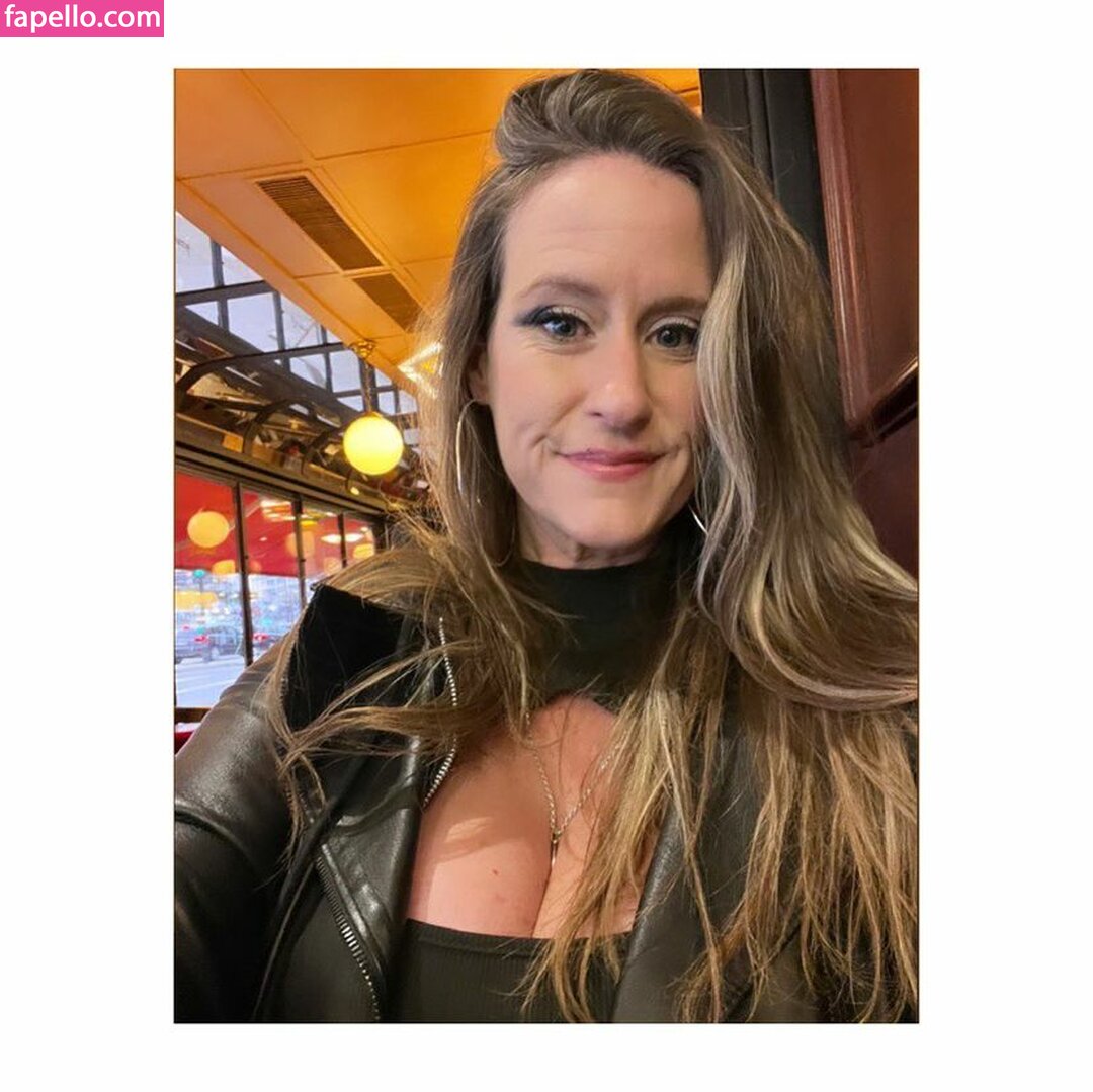 Anna / annaleigh757 / bellasolle / busty / curvy teacher / kathryn_smith / mmmaaarrryyyyyy / sandrafoxxxy / viki.winki Nude Leaked OnlyFans Photo #2