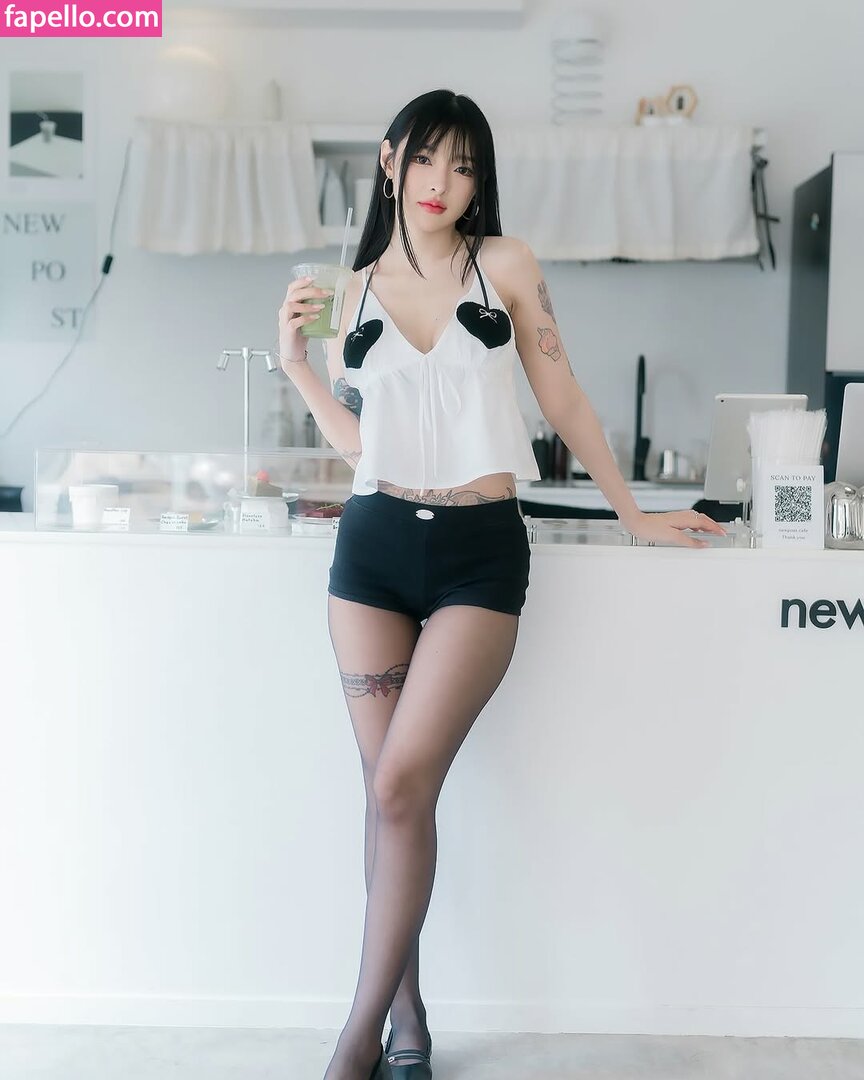 nnewy / nnewys Nude Leaked  Photo #7