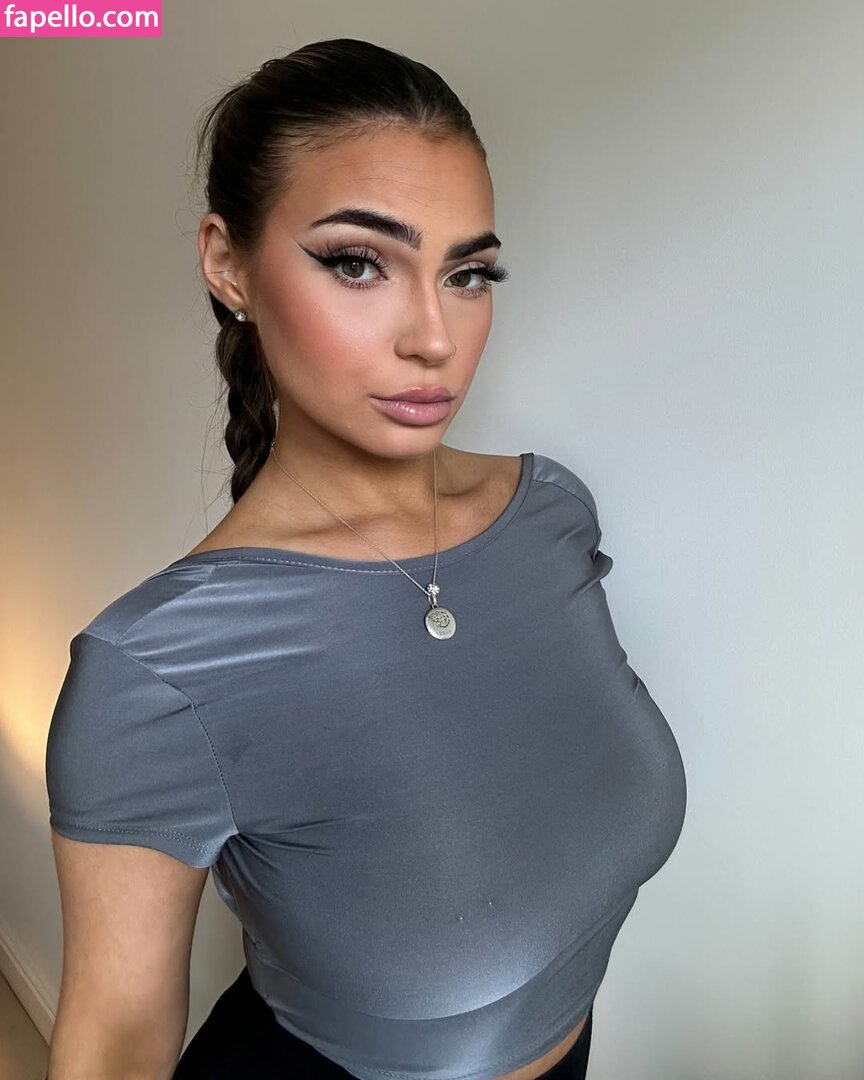 Sscarletthughes / sscarletthughes414 Nude Leaked OnlyFans Photo #2