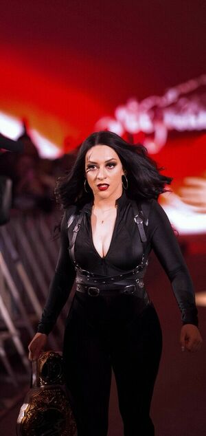 Stephanie Vaquer #385