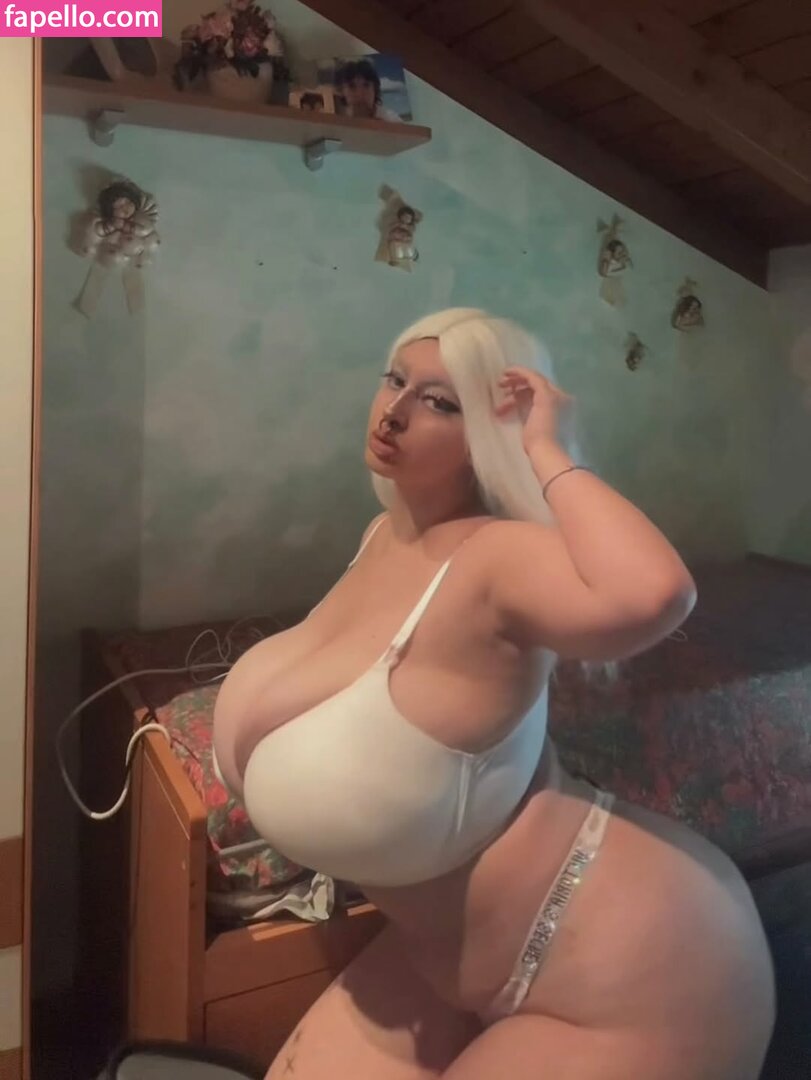 Mxmmytina / Vvalentinabonetalli Nude Leaked OnlyFans Photo #18